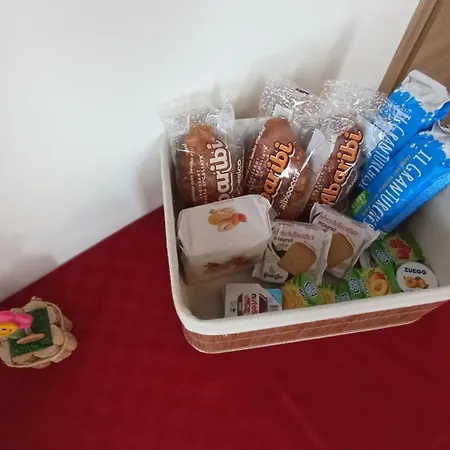 La Dimora Dei Due Laghi ベッド・アンド・ブレックファスト