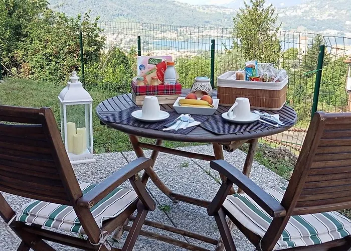 La Dimora Dei Due Laghi فندق مبيت وإفطار 3*