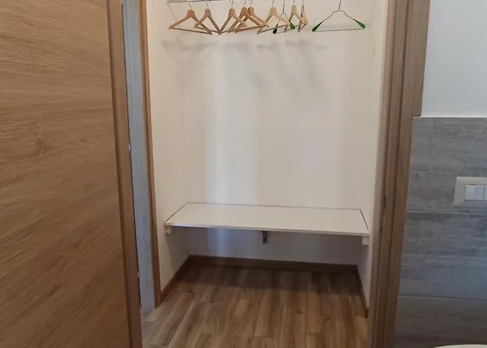 La Dimora Dei Due Laghi فندق مبيت وإفطار كالولزيوكورتي