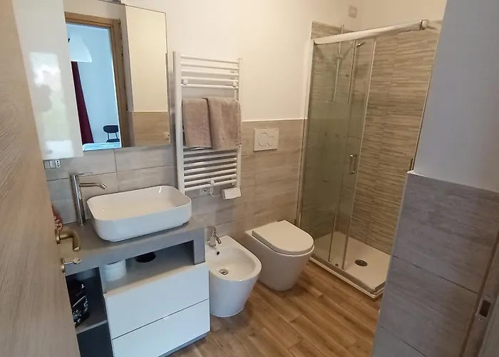 La Dimora Dei Due Laghi فندق مبيت وإفطار كالولزيوكورتي